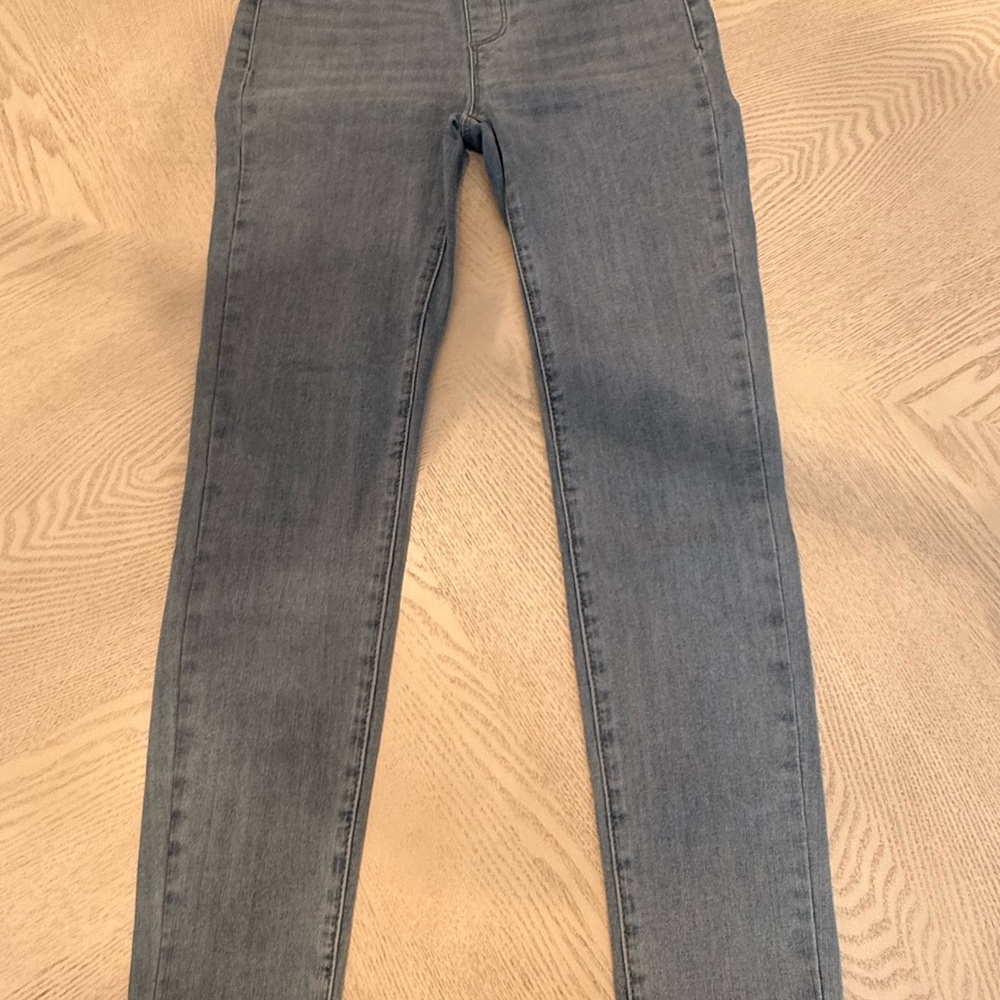 Judy Blue Light Blue pull on Skinny Jeans